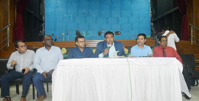 তারেকের মৃত্যুর ঘটনায় উপাচার্যের সাথে নোবিপ্রবি শিক্ষার্থীদের মতবিনিময়