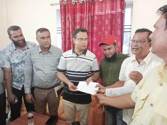 আব্দুলপুর জংশনে ঢাকা গামী ৪টি  ট্রেন স্টপিজের দাবী এলাকাবাসীর